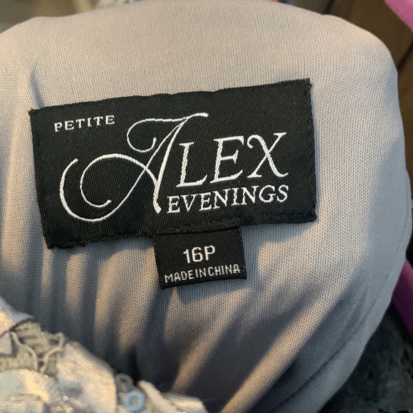 Alex Evings dress gown - Picture 9 of 9